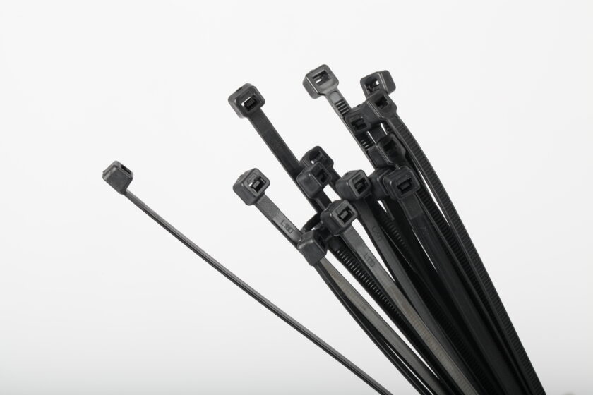 Attaches de câble robustes de 11 po, 100/paquet