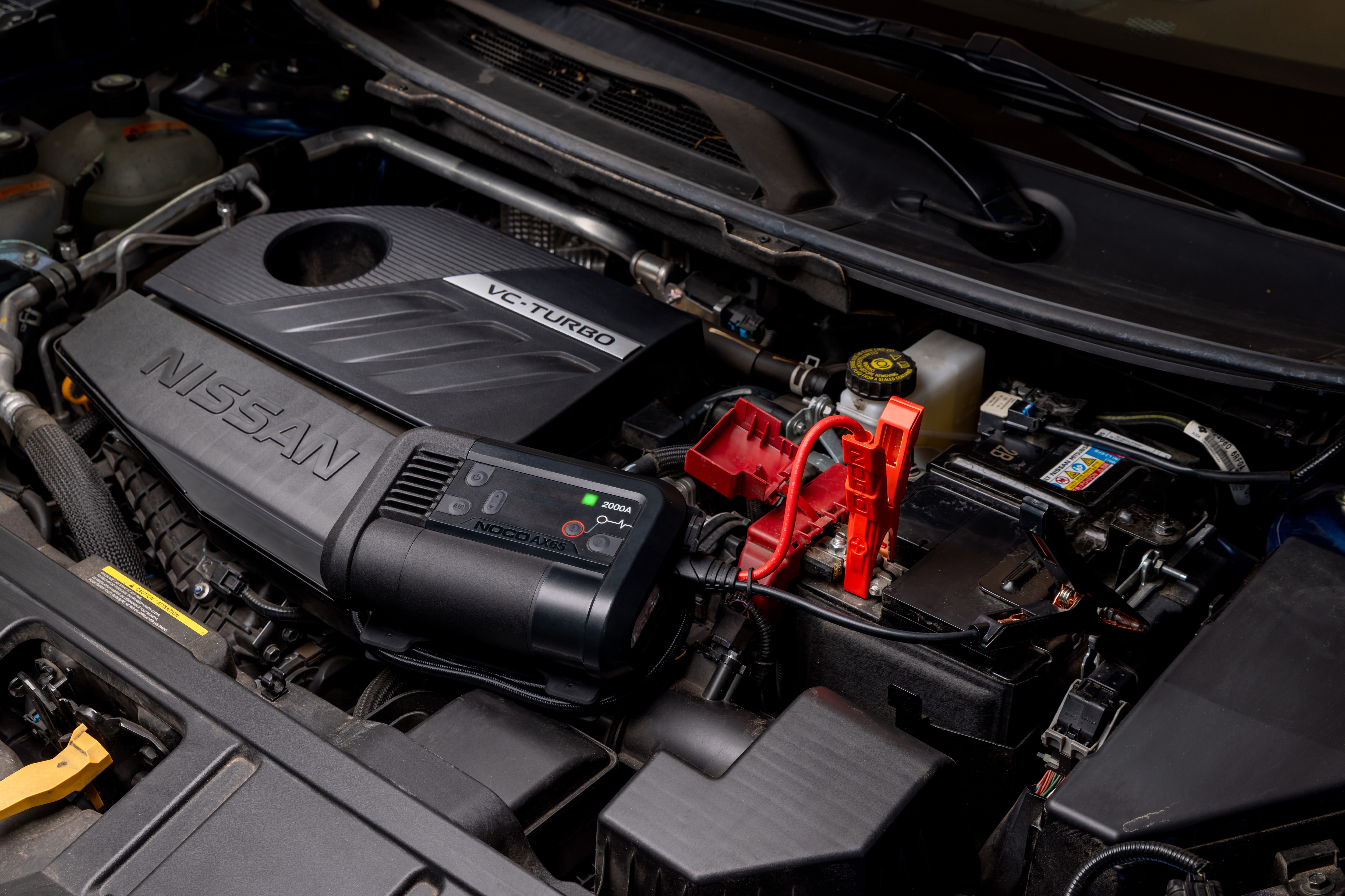 2000A Jump Starter + 67 LPM 100 PSI Air Compressor